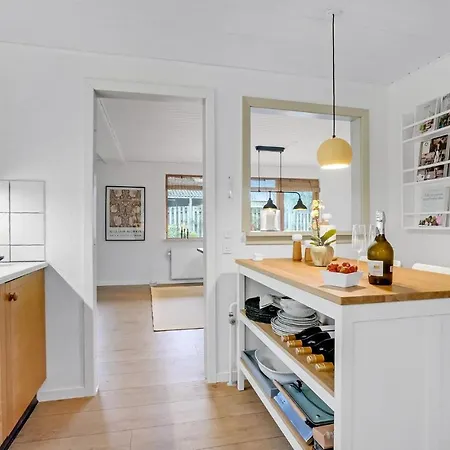 Prázdninový dům Awesome In With Wifi And 4 Bedrooms *