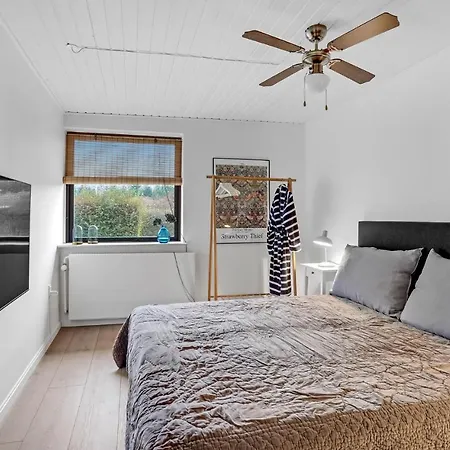 Awesome In With Wifi And 4 Bedrooms Prázdninový dům *